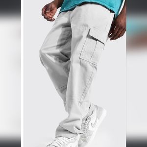 STRAIGHT LEG GARMENT DYED TWILL CARGO PANTS boohooMan Size Medium
